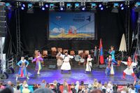 Neustadt feiert das 30. europäische folklore festival.