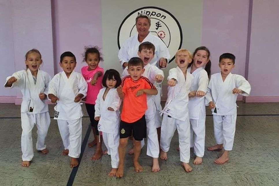 Schnupperkurs bei den Karate-Minis.