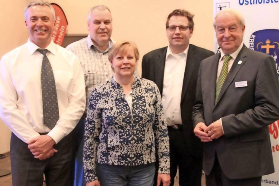 Einstimmig (wieder-) gewählt: Wolfgang Ruge, Günter Frentz, Jutta Voigt, Timo Stich und Rolf Röhling (v. lks.).