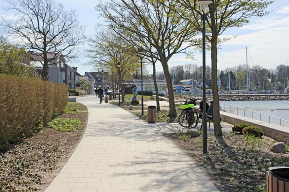 Und jetzt: Der neue Promenadenabschnitt am Schröderstrand.