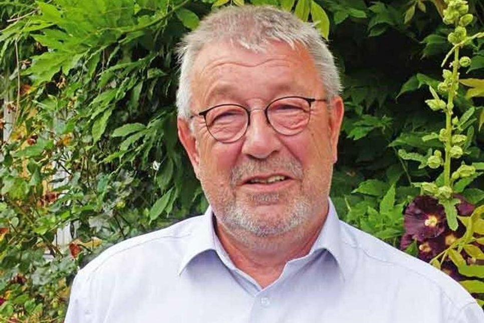 Christian Burgdorf ist Vorsitzender des Betreuungsvereins Ostholstein, fährt gern den Malenter BürgerBus und hat die Alzheimer-Gesellschaft für Ostholstein gegründet – für sein vielseitiges ehrenamtliches Engagement bekam er nun die Ehrennadel des Kreises verliehen.