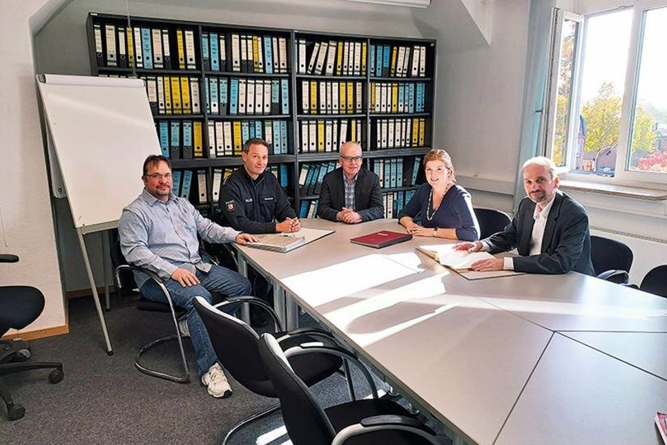 Regelmäßig kommt ein „Runder Tisch“ um Bürgermeisterin Julias Samtleben in Stockelsdorf zusammen, um über Maßnahmen bei Gasmangel  oder Stromausfall zu sprechen.