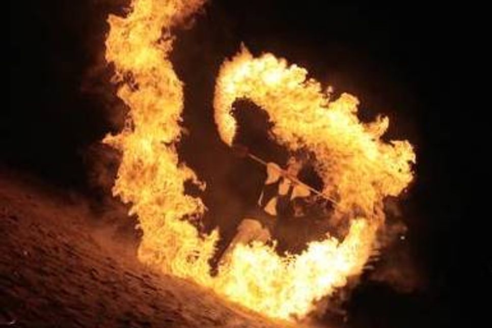 Spektakuläre Feuershows werden vom 27. bis 30. Dezember, jeweils um 19 Uhr, für besondere „Winterwärme“ in Scharbeutz sorgen. (Foto: Veranstalter)