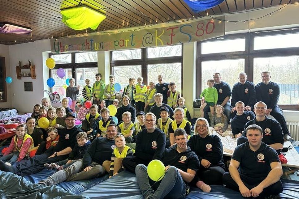 Am vergangenen Wochenende fand die jährliche Übernachtungsparty der Kinderfeuerwehr Scharbeutz (KFS80) im Feuerwehrgerätehaus Scharbeutz statt.