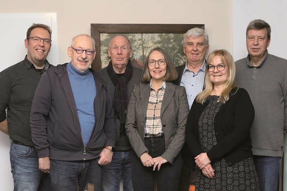 Der Vorstand des BraVo e.V. (von links nach rechts): Maximilian Behler, Helmuth Dostal, Bernd Walther, Silke Drews-Jacobsen, Peter Jacobsen, Ann-Kristin Barth und Lutz Bungeroth.