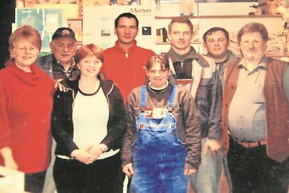 Die Mitarbeiter des Meisterbetriebes beim fünfjährigen Jubiläum.