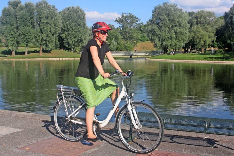 Der E-Bike-Boom geht weiter, 2017 wurden insgesamt 720.000 Exemplare in Deutschland verkauft. (Foto: djd/SFM)