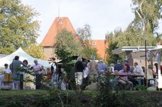 Rund um die Nicolaikirche findet traditionell das gemeinsame Erntedankfest statt.
