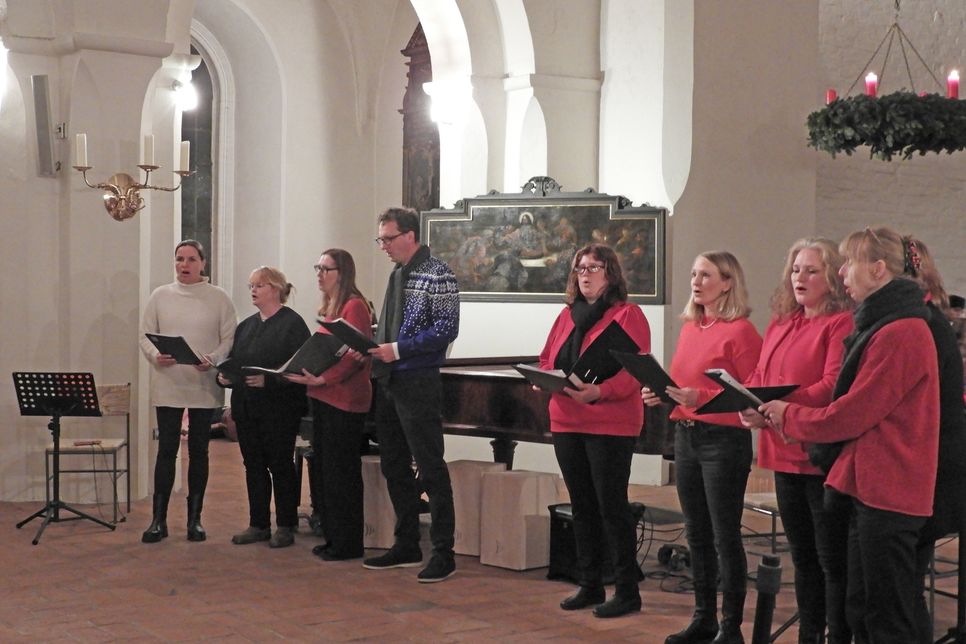 Auch der Elternchor trug zum Gelingen des Abends bei.