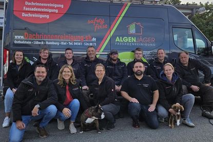Geschäftsführer Alexander Schröder mit seinem Team - verlässlich, professionell, norddeutsch ehrlich.