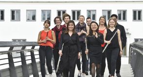 Die jungen Musikerinnen und Musiker musizieren in Malente.