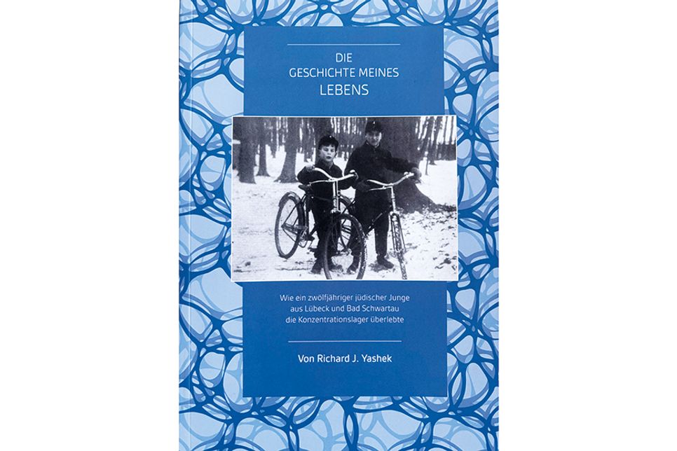 „Die Geschichte meines Lebens“ von Richard Yashek liegt nun in deutscher Übersetzung vor: 300 Buchexemplare an weiterführende Schulen kostenlos übergeben