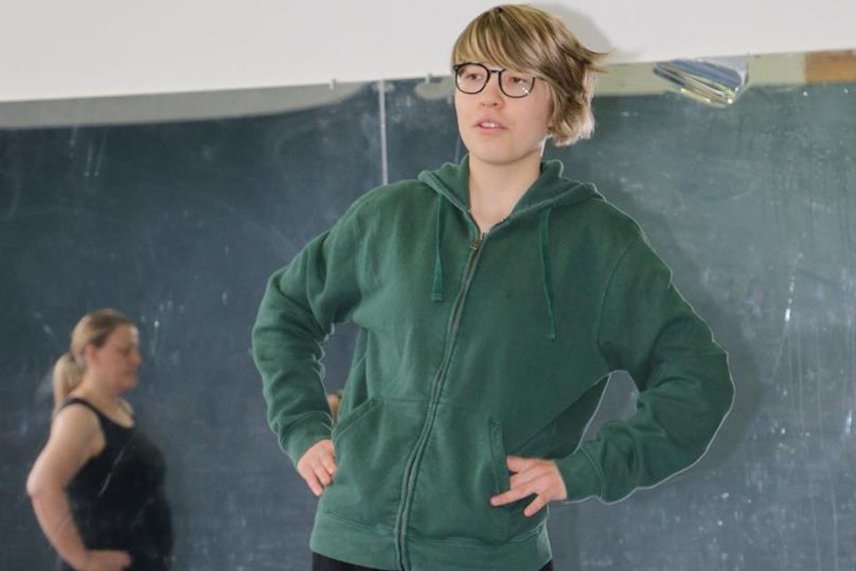 Alicia Sophie Benn von den Schwartauer Schützen hatte die praktische Prüfungsaufgabe, eine abwechslungsreiche Aufwärmeinheit zu gestalten und umzusetzen.