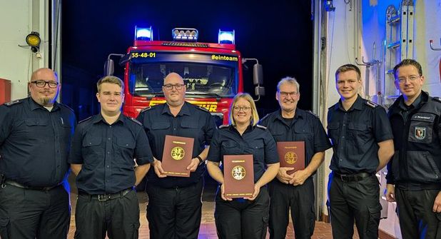 Die Gewählten und Beförderten.