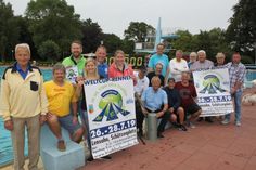 Vorfreude: Organisatoren, Helfer, Betreuer und Sponsoren mit Bürgervorsteher Rolf Schröder (lks.) sowie Schirmherr und Bürgermeister Klaus Winter (5. v. re.).