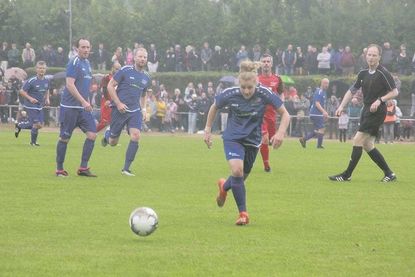 Zahlreiche Zuschauer verfolgten das Spiel auf dem Lütjenburger Sportplatz.