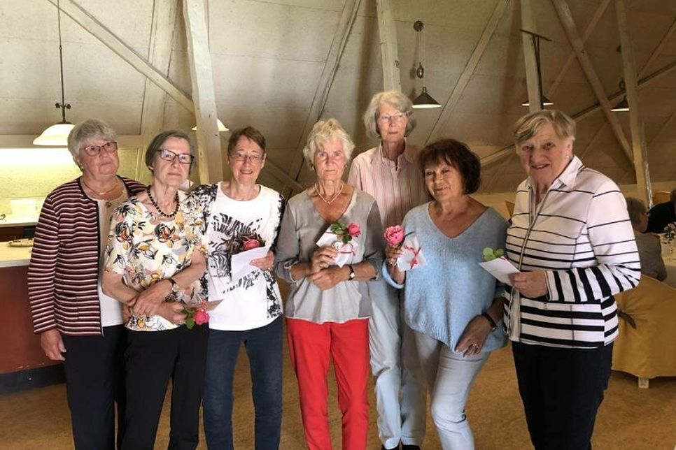 Annegret Teerling, Anke Jahn-Frahm, Ursula Rieger-Kasten, Gertrud Benz, Karin Pedersen (1. Vorsitzende), Roswitha Bauer, Uschi Beth (v. lks.).