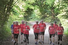 In der Laufgruppe Sohlenkiller in der Leichtathletikabteilung des PTSV können Läufer, Jogger sowie auch (Nordic) Walker gezielt und mit erfahrenen Sportlern an ihrer Seite ihre Grundlagenausdauer verbessern.