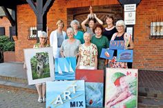 Malereien, Fotografien, Keramik, Töpfereien und Florales zeigen die Künstlerinnen ab heute in ihrer vierwöchigen Ausstellung.