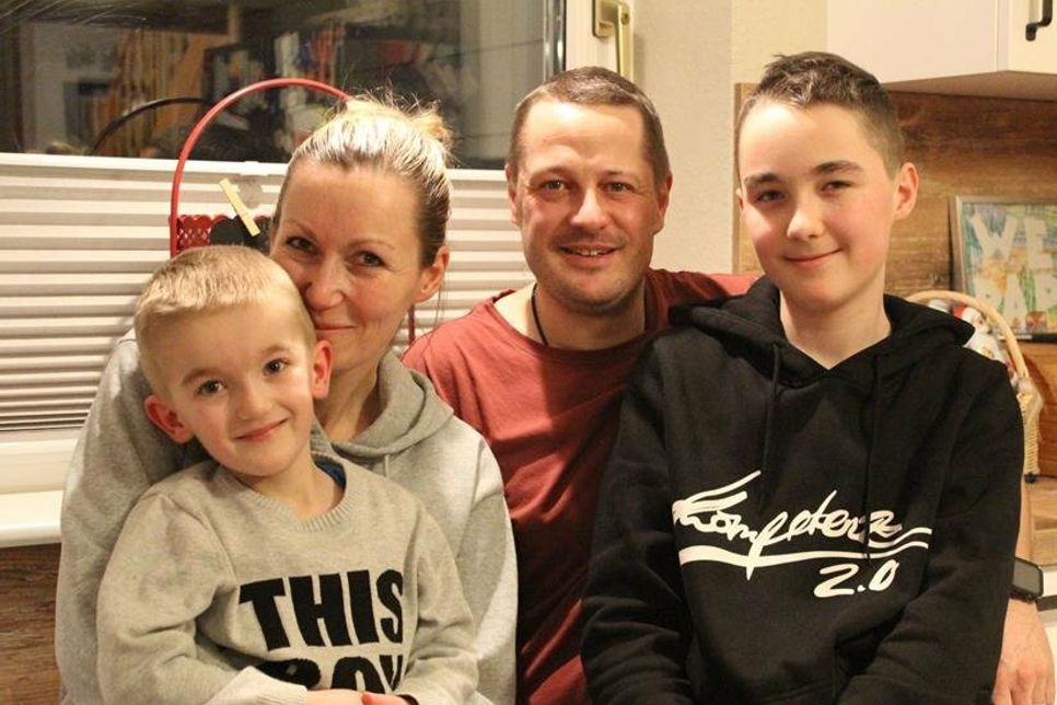 Vor zwei Jahren erhielt der heute fünfjährige Felix ein Spenderherz. Was die Erkrankung und die erlösende Nachricht einer Organspende für den Bruder Moritz und die Eltern Anja und Daniel aus Schönwalde bedeutete wird Anja Wiebe im Dorf- und Schulmuseum erzählen.