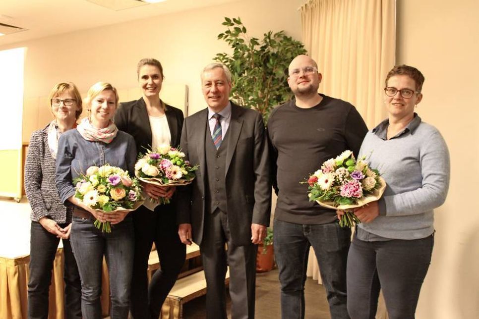 2. Schriftführerin Gudrun Schlicker, 2. Vorsitzende Svenja Muchow, 1. Vorsitzende Martina Heinrich, Ehrenmitglied Ulrich Dede, Kassenwart Tim Taterka und 1. Schriftführerin Anja Dunkel (v. lks.).