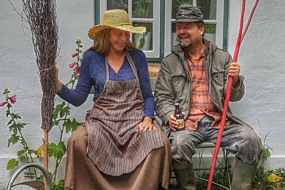 „Dörpfiedel“ spielt für das Dorf- und Schulmuseum Schönwalde.