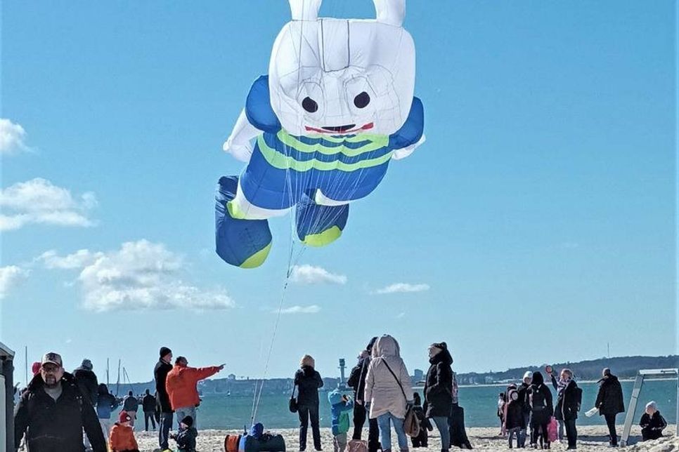 Der Osterhase über dem Laboer Strand