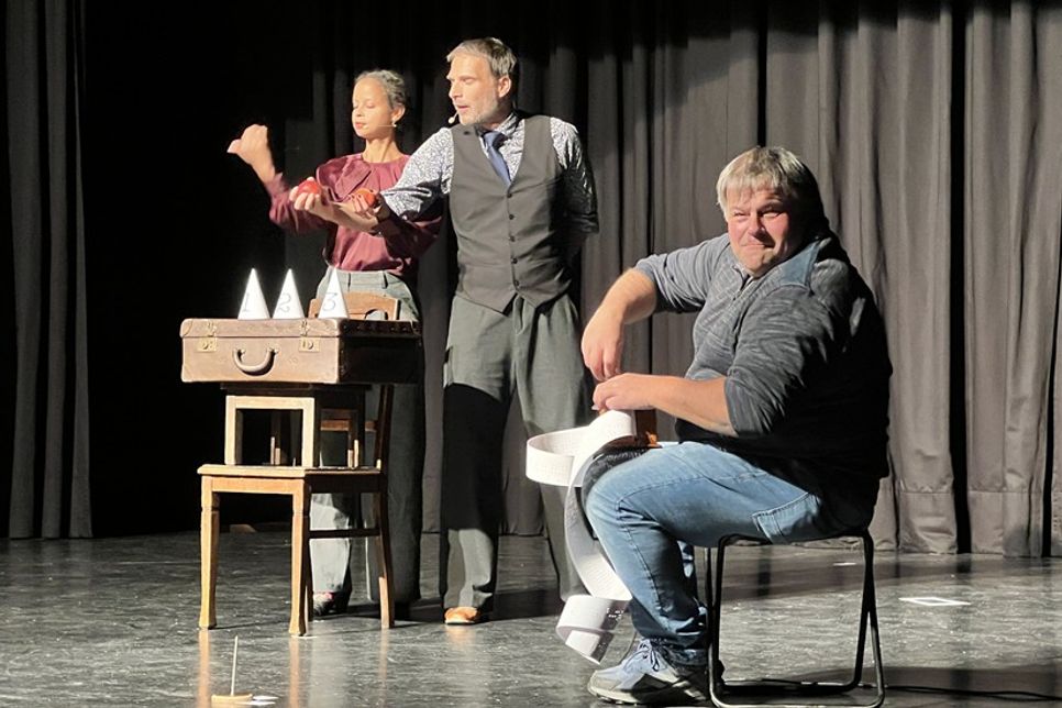 The Sideshow Charlatans (lks.) erhielten tatkräftige Unterstützung aus dem Publikum.