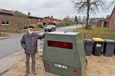 Im Birkenweg, der Ortsdurchfahrt in Lepahn, steht jetzt schon ab und an ein Blitzer. Bürgermeister Günter Frehse rechnet mit einer deutlichen Verkehrszunahme.