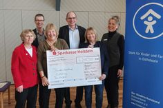 Mechtild Piechulla (1.Vorsitzende DKSB OH), Henning Reimann, Bettina Hagedorn (Bundestagsabgeordnete SPD), Martin Liegmann, Sandra Redmann (Landtagsabgeordnete SPD) und Kerstin Olschowsky (Geschäftsführerin DKSB OH; v. lks.) bei der Spendenübergabe.