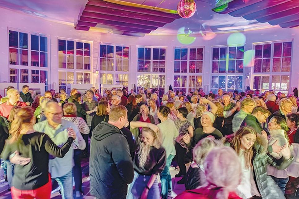 Gruselig schön feiern: „Tanzen am Meer“ als Halloween-Special am 31. Oktober.
