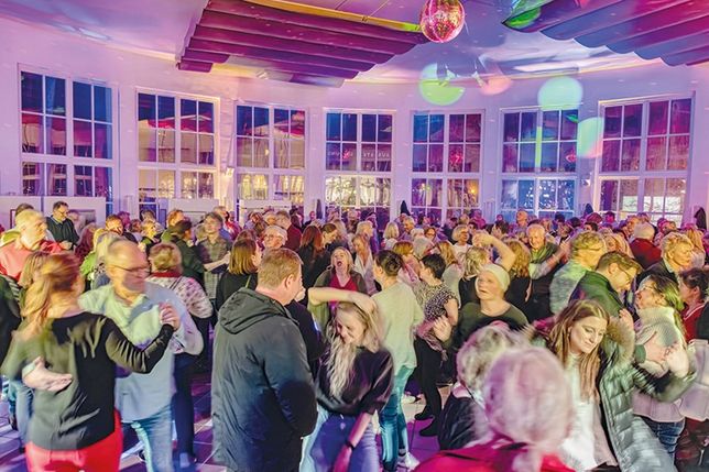 Gruselig schön feiern: „Tanzen am Meer“ als Halloween-Special am 31. Oktober.