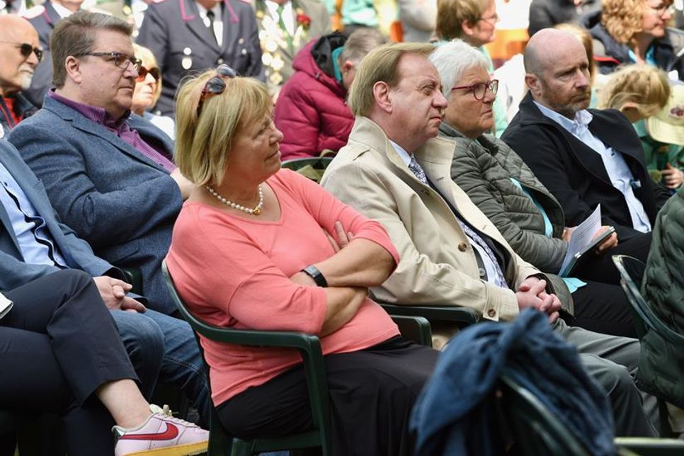 Propst Dirk Süssenbach, Bettina Hagedorn, Ingo Gädechens, Petra Kirner und Peer Knöfler (v. lks.). (Fotos: KKOH/Heinen)