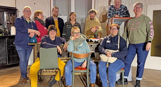 Auf ein fröhliches Publikum freuen sich die Oldenburger Dwarslöper Thorsten Kobarg, Greta Fischer, Lennart Maaß, Kerstin Ruwoldt, Martin Benz, Hauke Callsen, Corinna Bublitz, Anja Bargholz, Carina Vögele und Sandra Callsen. Zum Fototermin nicht dabei: And