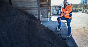 Bernd Jacobsen, Mitarbeiter auf dem ZVO-Recyclinghof.