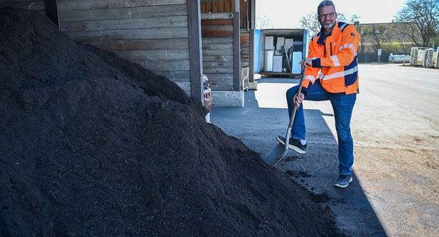 Bernd Jacobsen, Mitarbeiter auf dem ZVO-Recyclinghof.