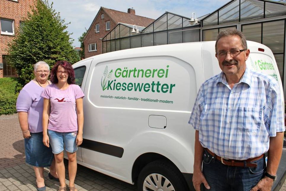 Angelika mit Kim und Dieter Kiesewetter (v. lks.).