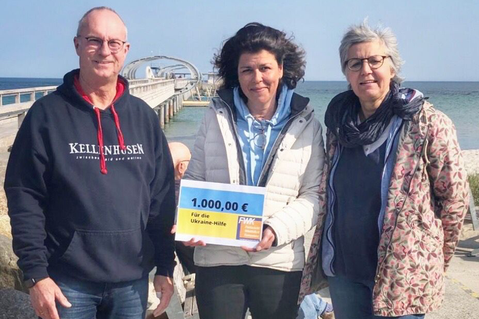 Herwart Langmaack (2. Vorsitzender FWK), Bürgermeisterin Nicole Kohlert, Gabriele Bossmann (Fraktionssprecherin FWK) (v. lks.).