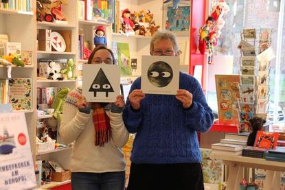 Die Protagonisten der Kinderbücher „Dreieck“ und „Kreis“ werfen ethische Fragen auf. Gabriela Bendfeldt (re.) sagt: klarer Lesetipp für Kinder.