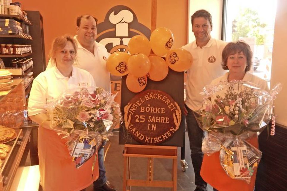 BU 1: „100 Jahre Jubiläum“ v.l. Christine Gäth, Helmut Börke jun., Thomas Börke und Ute Zickermann-Hansen