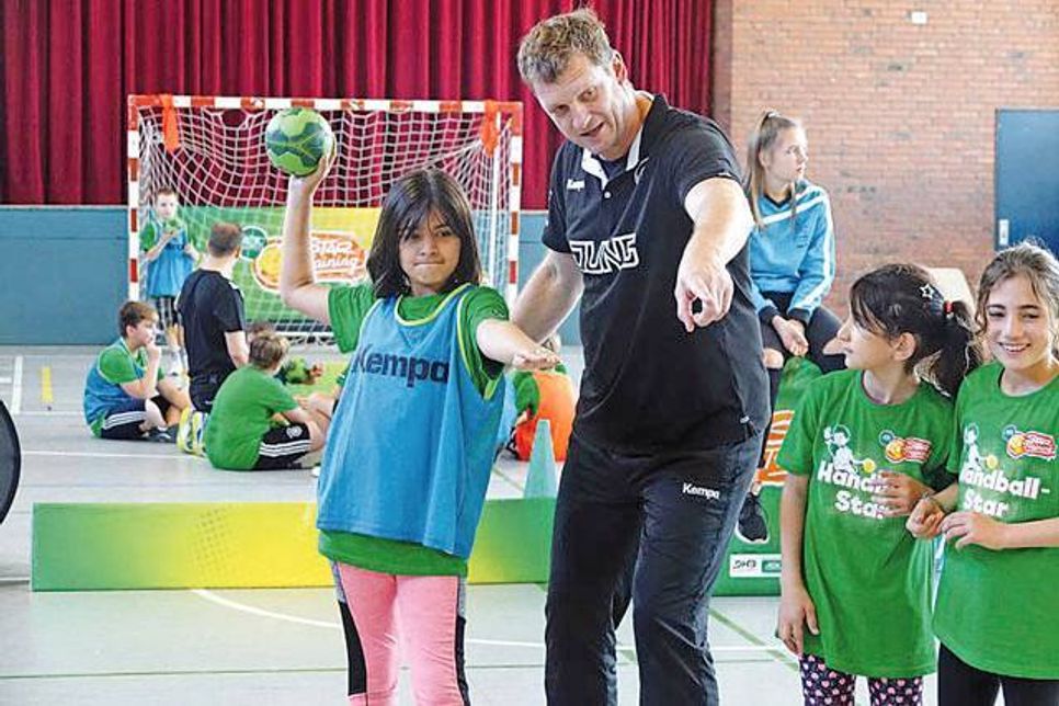 Ein Star auf Augenhöhe: Klaus-Dieter Petersen kam zum Training an den Kleinen See.