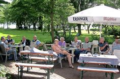 Auf dem Gelände der Marinekaserne ging es gesellig zu.