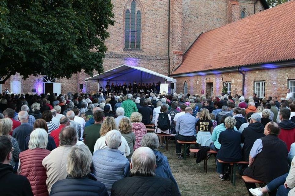 Traumhafte Kulisse für traumhafte Musik im Kloster Cismar. (Foto: Christian Lück)