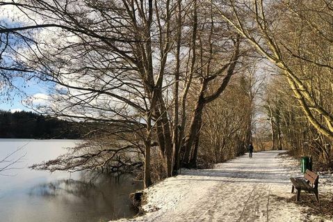 Zu jeder Jahreszeit schön: der Kellersee in Malente. Inzwischen ist der Schnee geschmolzen.
