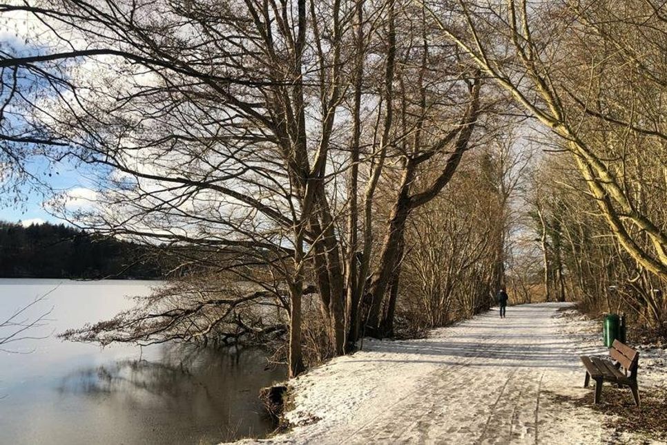 Zu jeder Jahreszeit schön: der Kellersee in Malente. Inzwischen ist der Schnee geschmolzen.