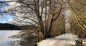 Zu jeder Jahreszeit schön: der Kellersee in Malente. Inzwischen ist der Schnee geschmolzen.
