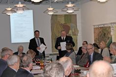 Der neue Ortswehrführer Frank Kuntz (re.) nahm die Ernennungsurkunde von Bürgermeister Mark Burmeister stolz entgegen.
