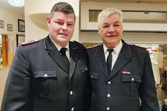 Niendorfs Wehrführer Carsten Dede übergibt sein Amt in jüngere Hände: Fabian Post (links) wurde zum Nachfolger gewählt und tritt sein neues Amt voraussichtlich im April an.