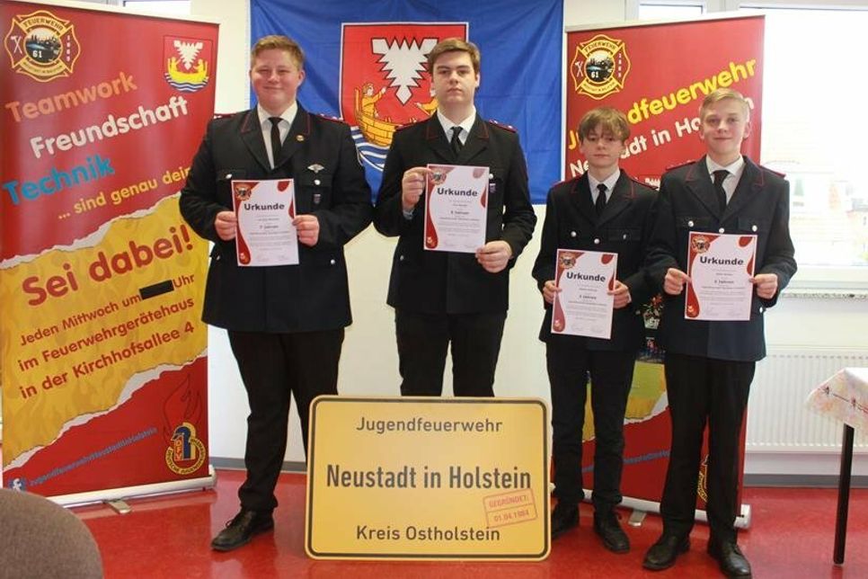 Die geehrten Kameraden für 3, 5 und 7 Jahre.