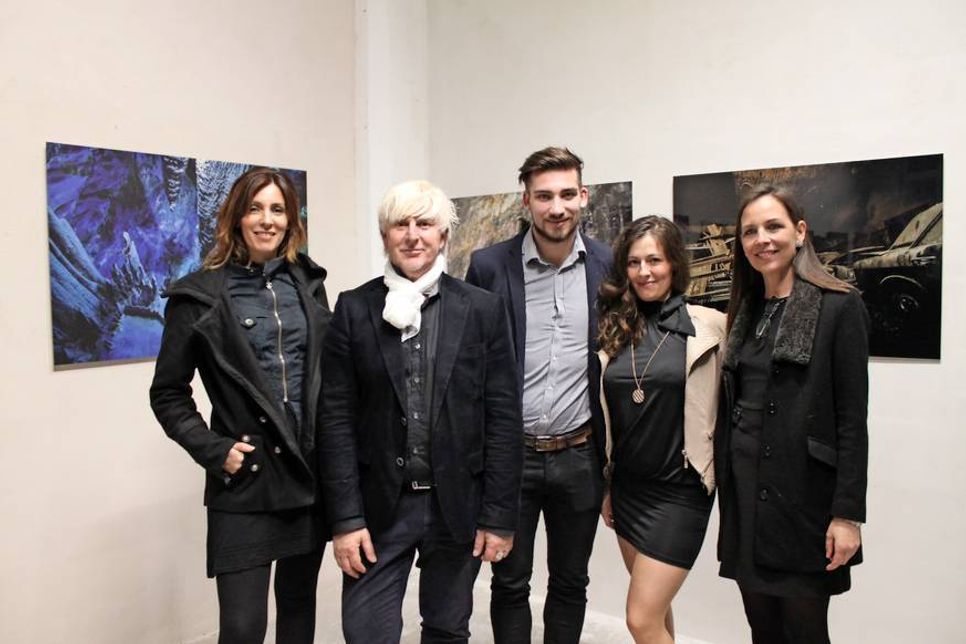 Die Künstler Tini Papamichalis und Dietmar Baum mit ihrem Team bestehend aus Marco Baarsch (PR und Kommunikation), Nadja Fisch (Leitung Gastronomie) und Maren Poss (Leitung Events und Galerie). (v. lks.)